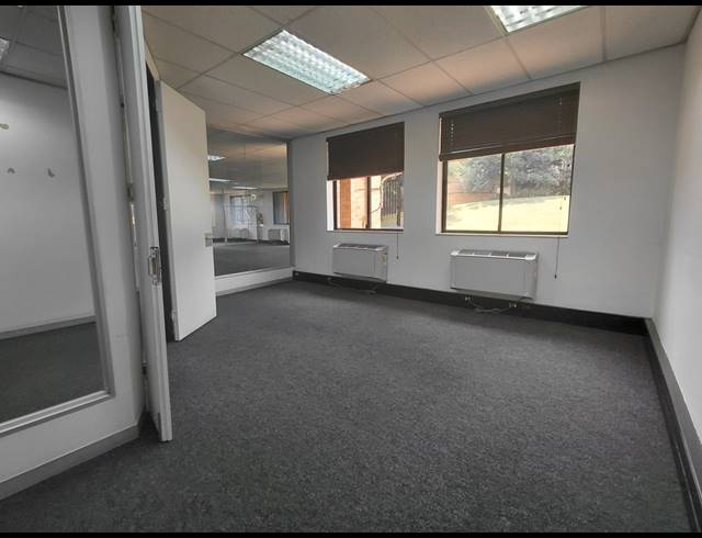 150M² OFFICE TO LET IN BRYANSTON